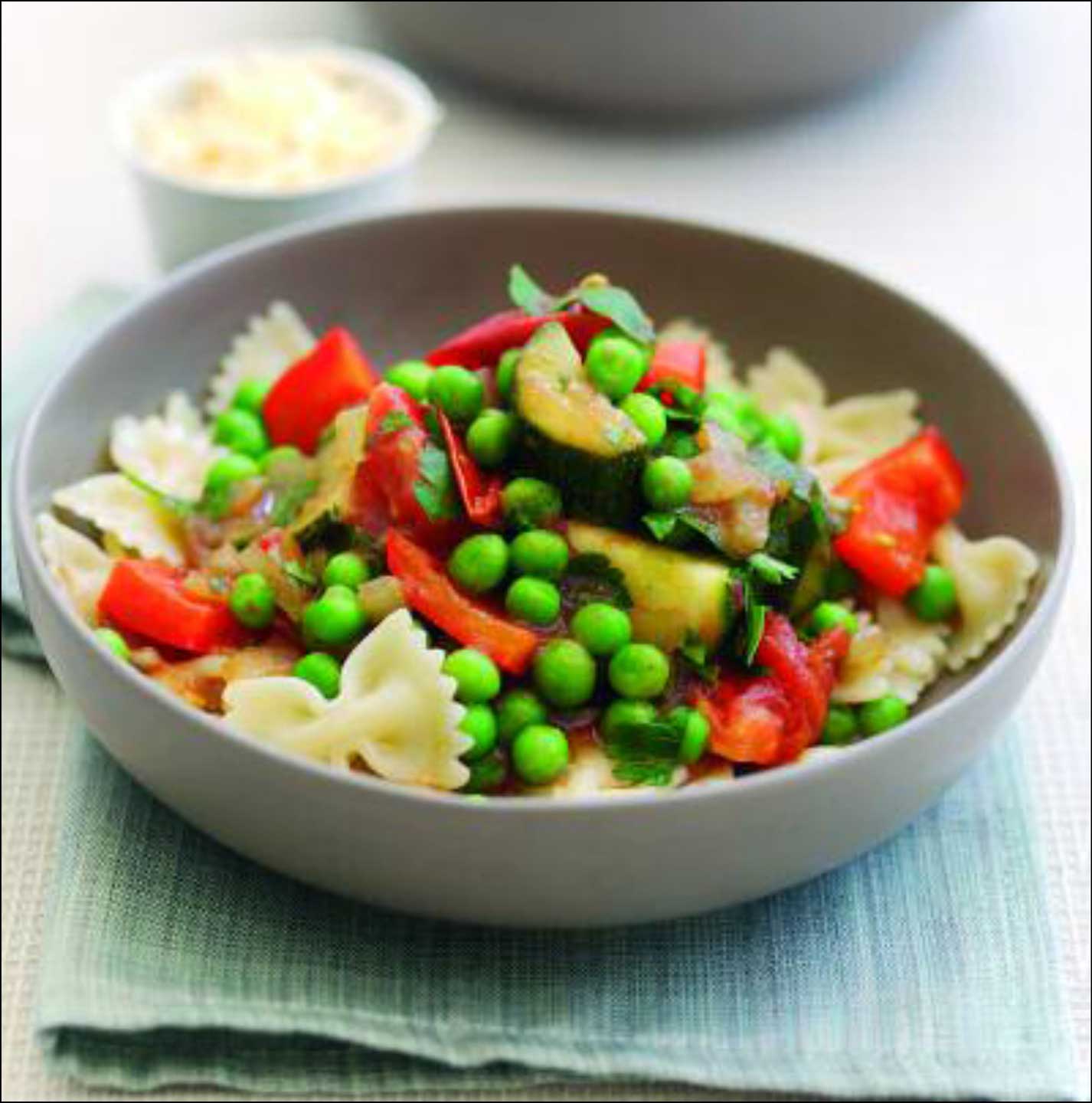Pea and crunchy courgette farfalle