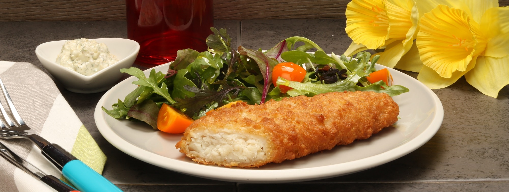 battered cod fillets with salad and tartar sauce mint